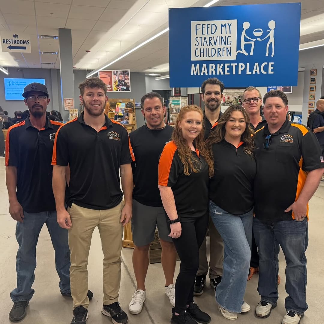 Zona Roofing Team Volunteering Together