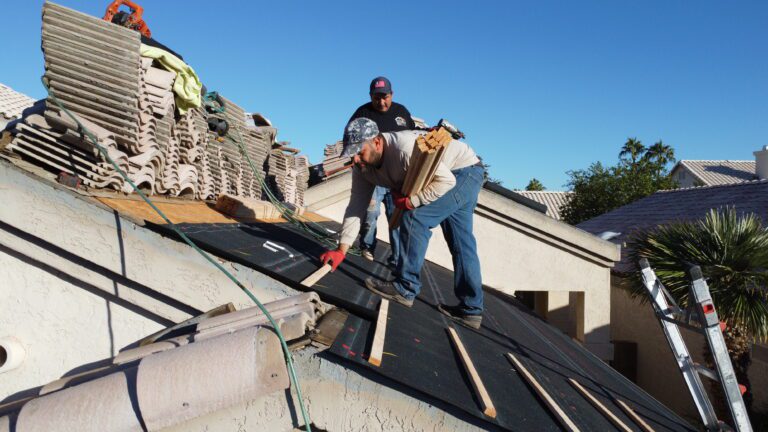 Offering Roof Inspections, Zona Roofing Team at work